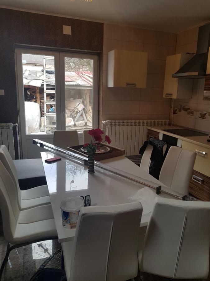 Casa Cojanu Hotel Petroşani Екстериор снимка